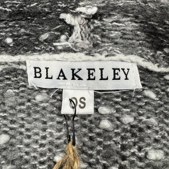 NEW! Make a statement with this STARSTRUCK OMBRÉ CARDIGAN - BLACK - Picture 4 of 5